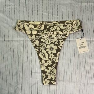 BNWT ACACIA BOTTOM